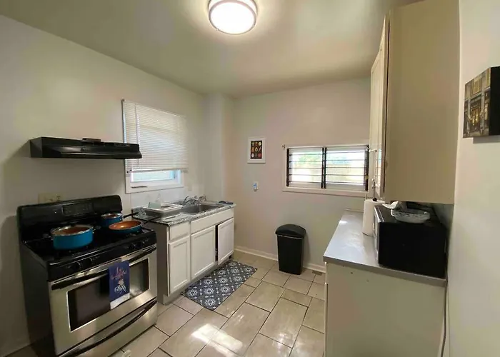Apartment Red Line Corporate Housing
